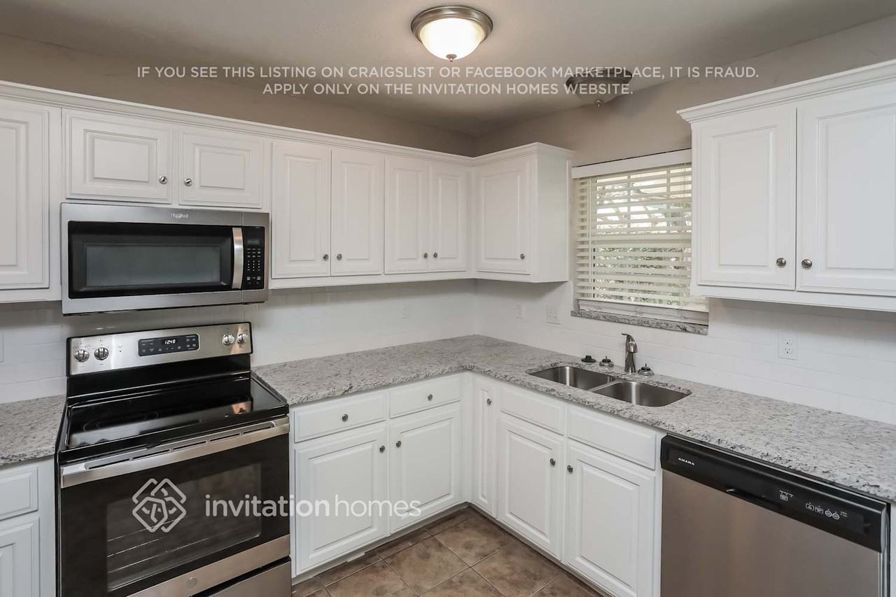 2311 Statler Dr - Photo 5 of 16