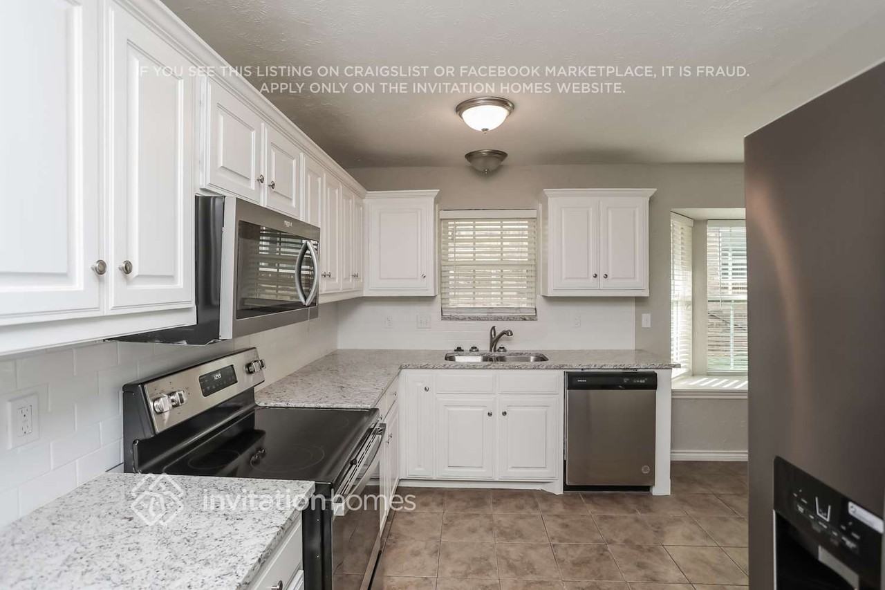 2311 Statler Dr - Photo 7 of 16