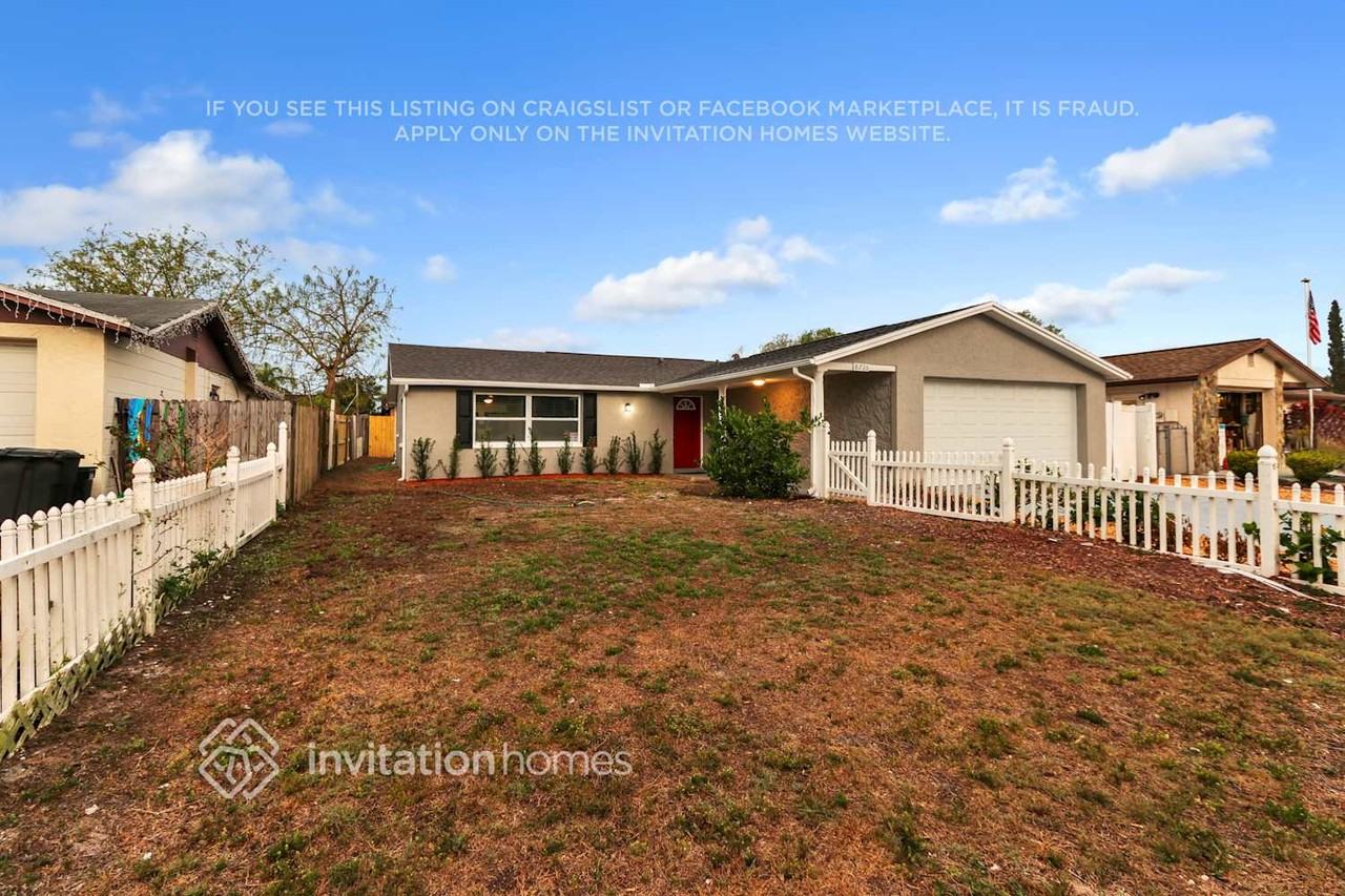 8735 Spanish Moss Dr - Photo 3 of 29