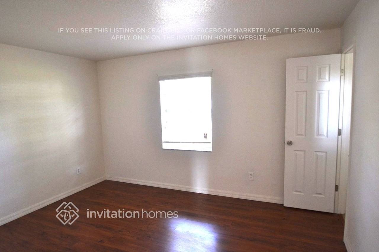 837 Dove Ridge Dr - Photo 2 of 12