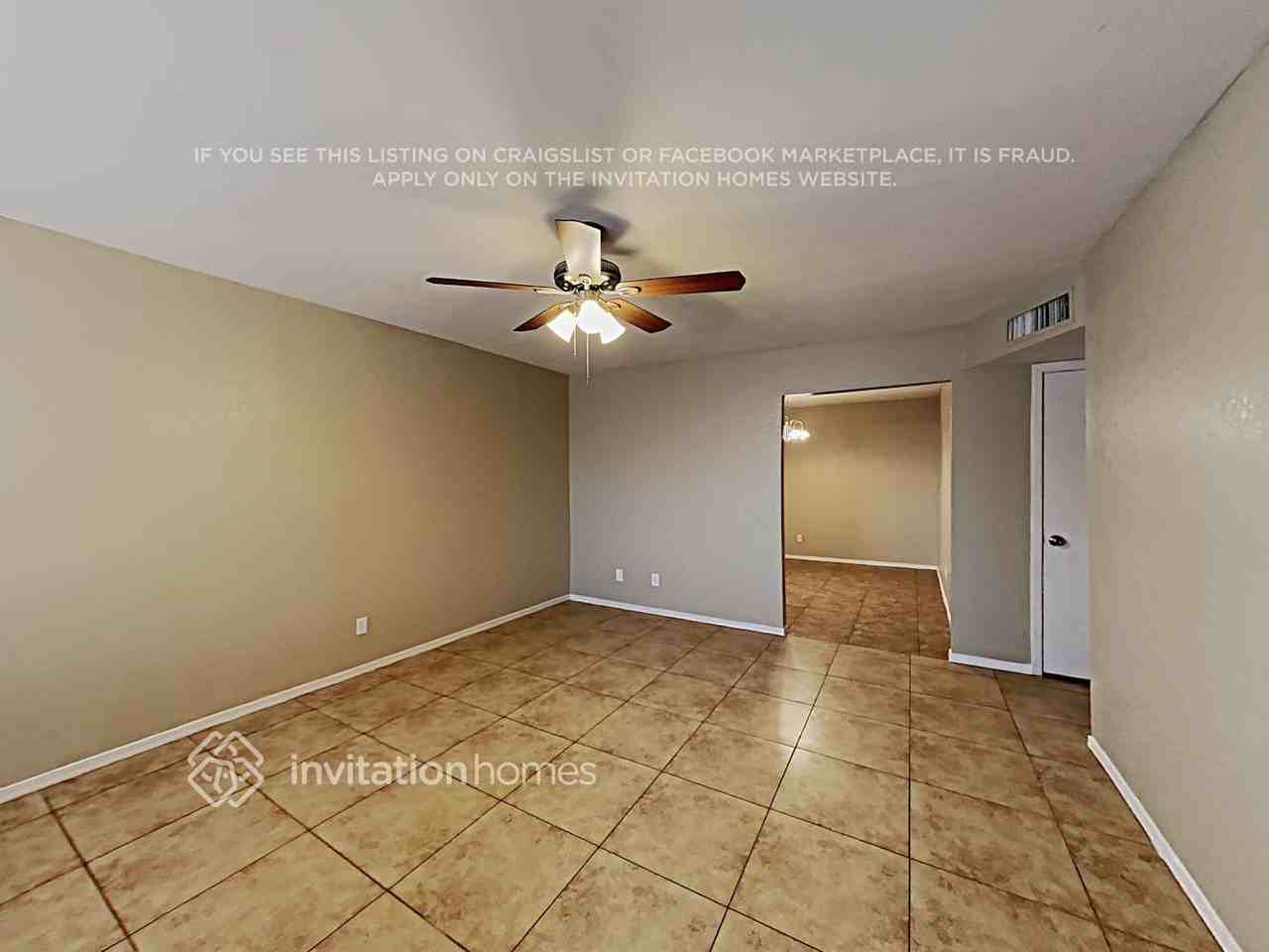 700 E Quail Ave - Photo 4 of 17