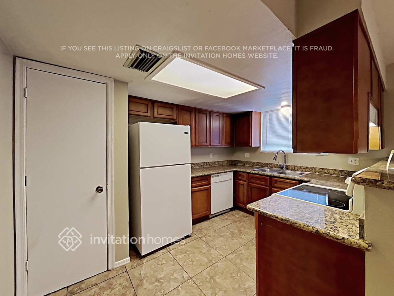 700 E Quail Ave - Photo 6 of 17