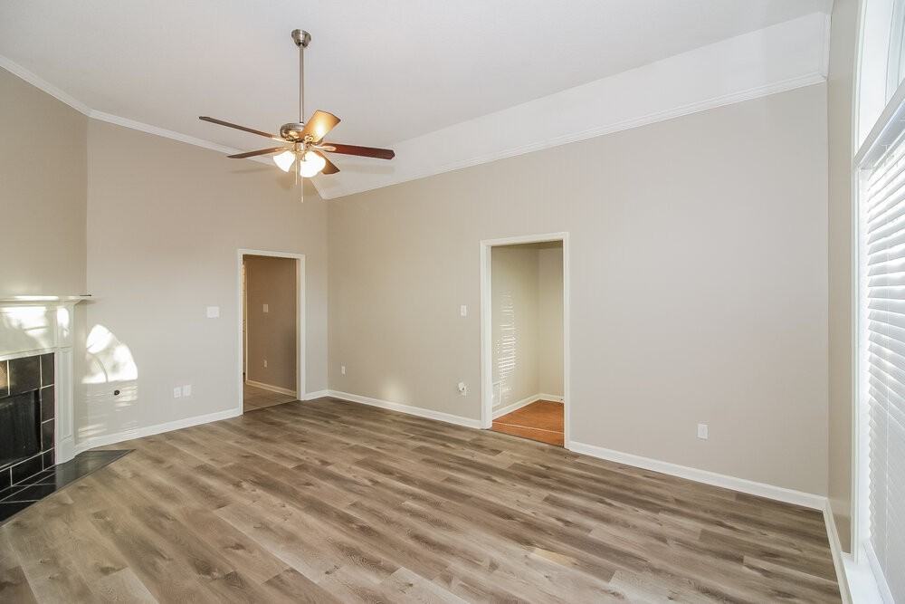 600 Ashley Glen Cir W - Photo 6 of 17