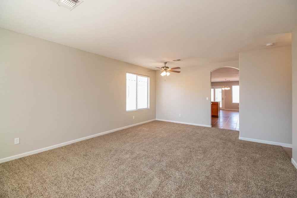 11026 E Delta Ave - Photo 2 of 15
