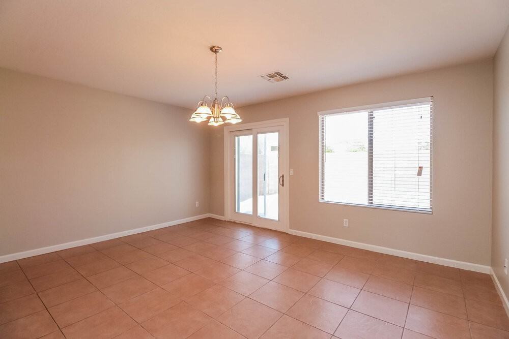 11026 E Delta Ave - Photo 4 of 15