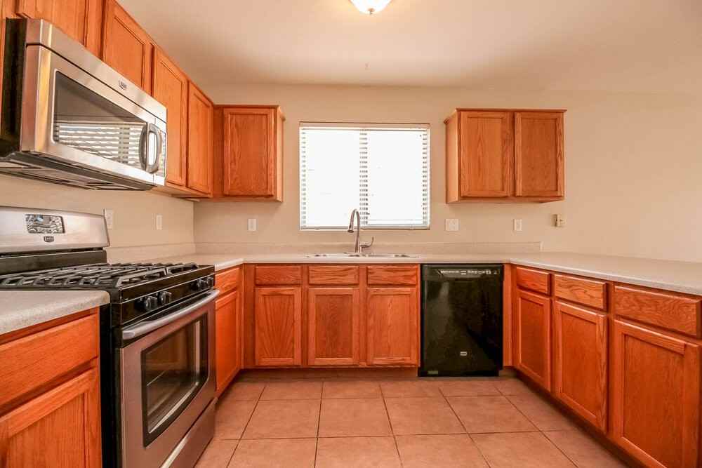 11026 E Delta Ave - Photo 7 of 15