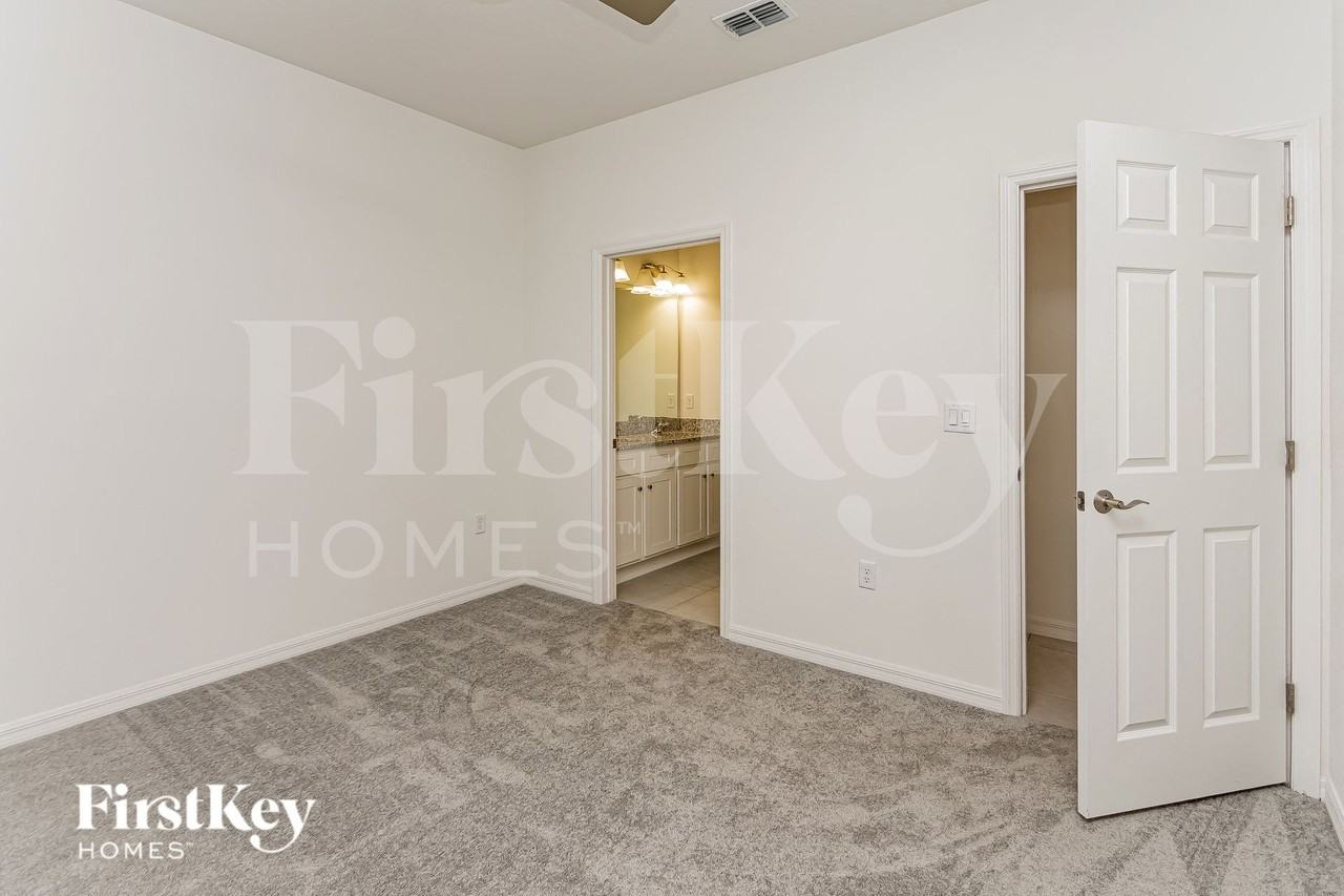 348 Corbel Ln - Photo 6 of 15
