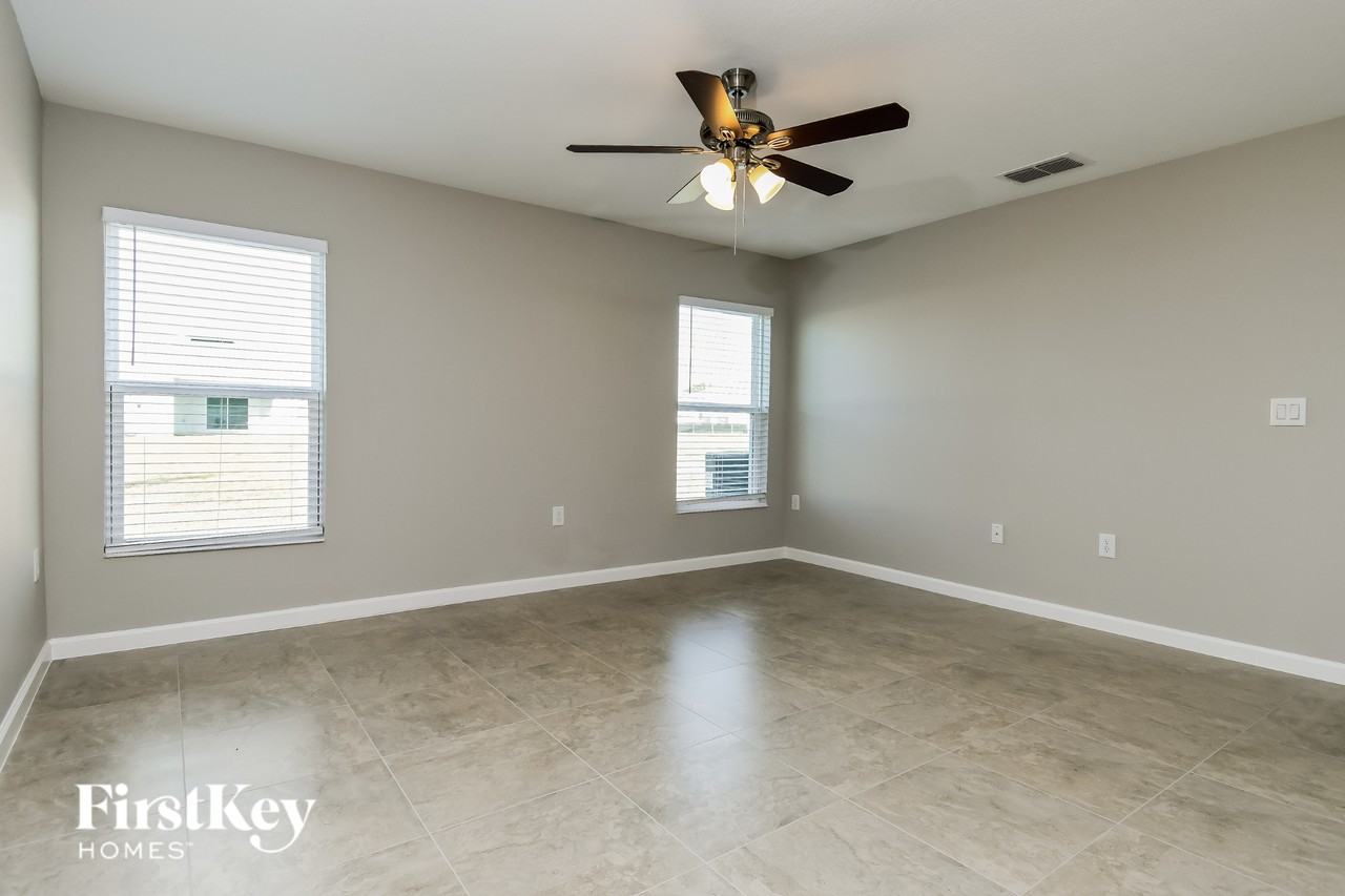 462 Earheart Dr - Photo 3 of 15