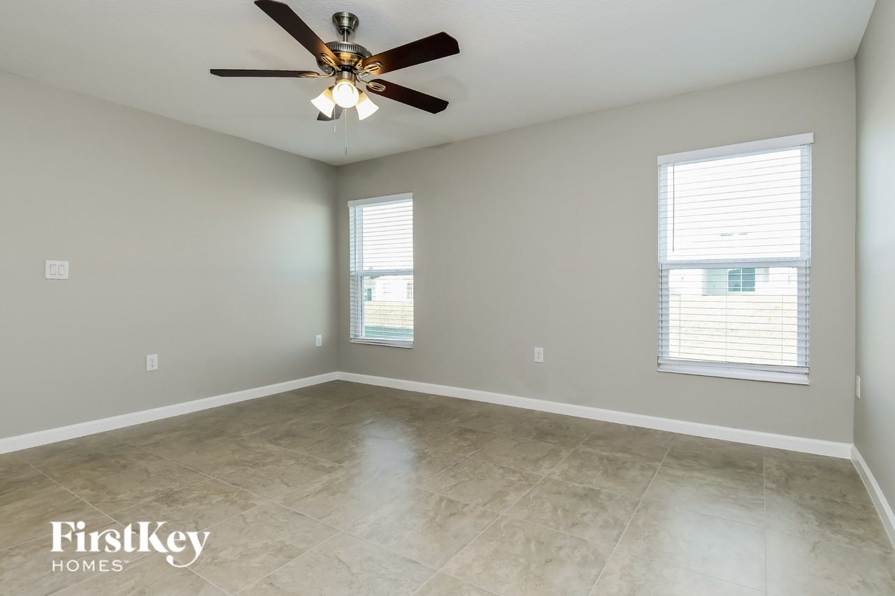 462 Earheart Dr - Photo 4 of 15