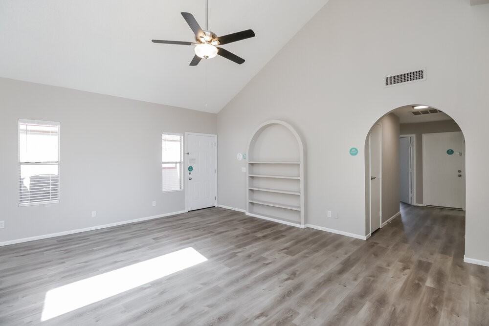 190 S Los Feliz Dr - Photo 4 of 16