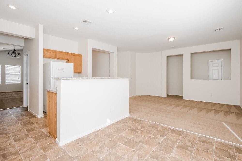4924 White Jade St - Photo 4 of 15