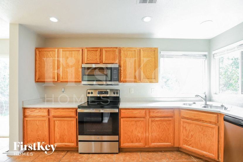 20152 E Grand Pl - Photo 7 of 15