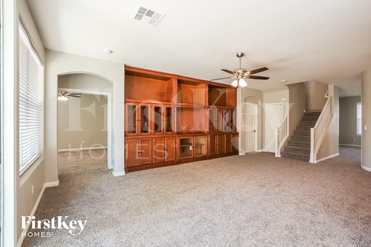 4184 Octans St - Photo 3 of 15
