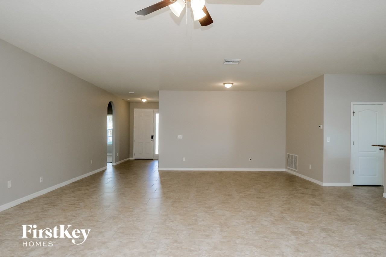 3440 Summit Ln - Photo 3 of 15