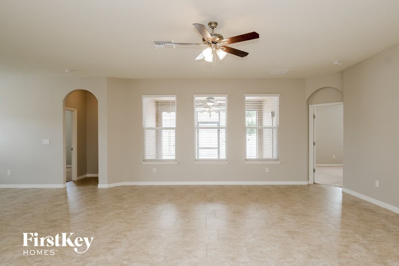 3440 Summit Ln - Photo 4 of 15