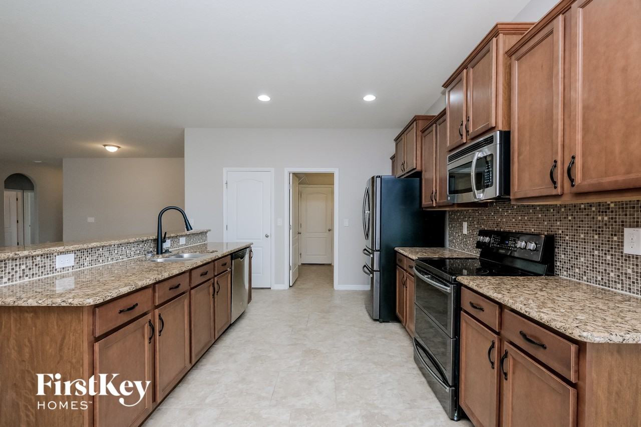 3440 Summit Ln - Photo 6 of 15