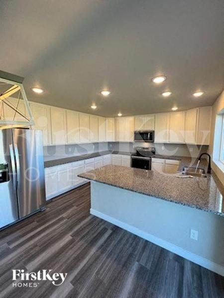 10166 Luneth Dr - Photo 4 of 10