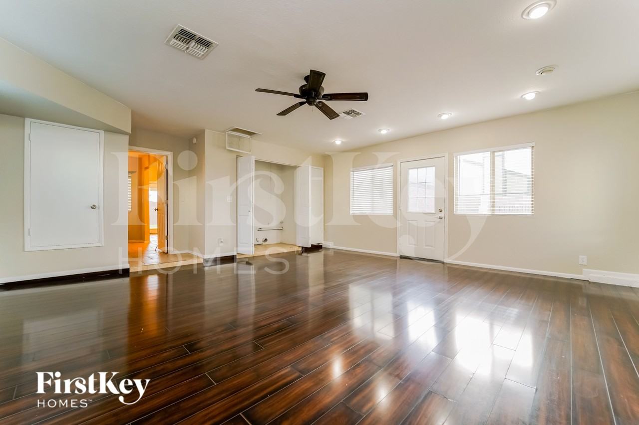 10272 E Sky Castle Way - Photo 5 of 15
