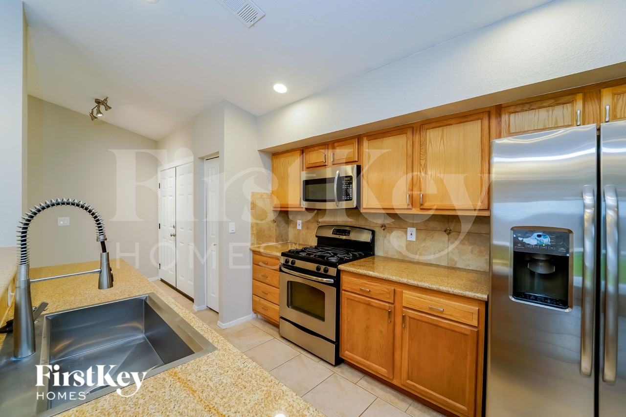 10272 E Sky Castle Way - Photo 7 of 15