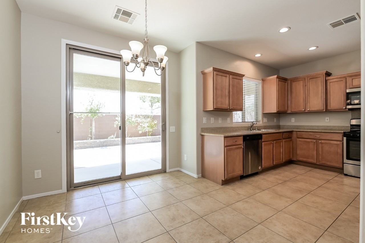 2673 Rue Toulouse Ave - Photo 5 of 15