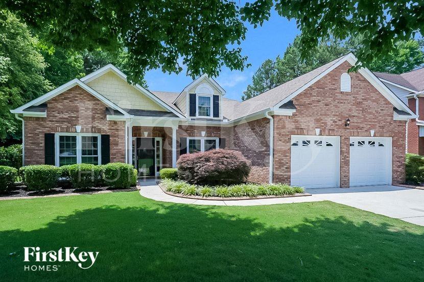 2936 Stillwater Dr - Photo 2 of 15