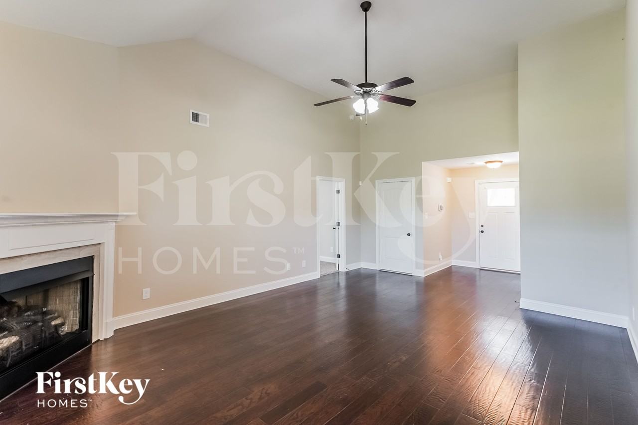 309 Liberty Bell Ln - Photo 2 of 15