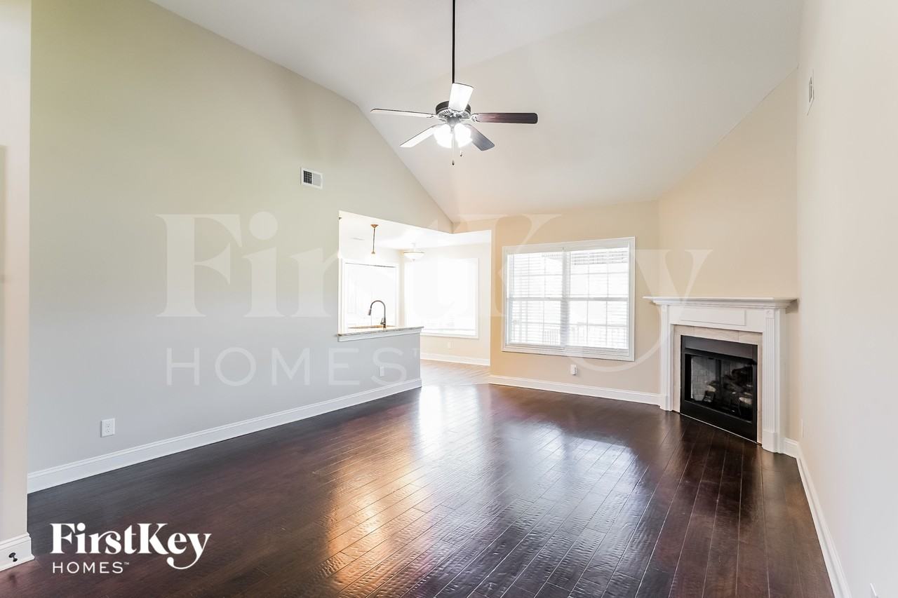 309 Liberty Bell Ln - Photo 3 of 15