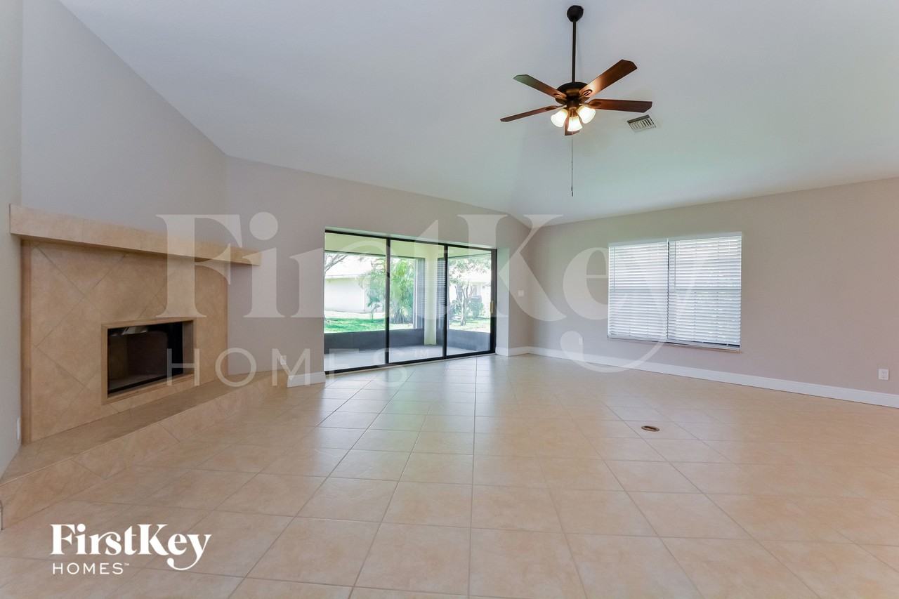 1655 James Cir - Photo 2 of 15