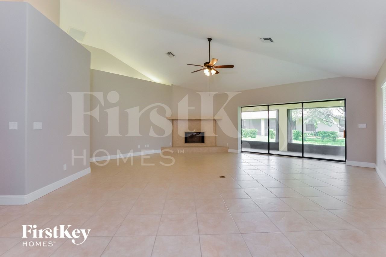 1655 James Cir - Photo 3 of 15