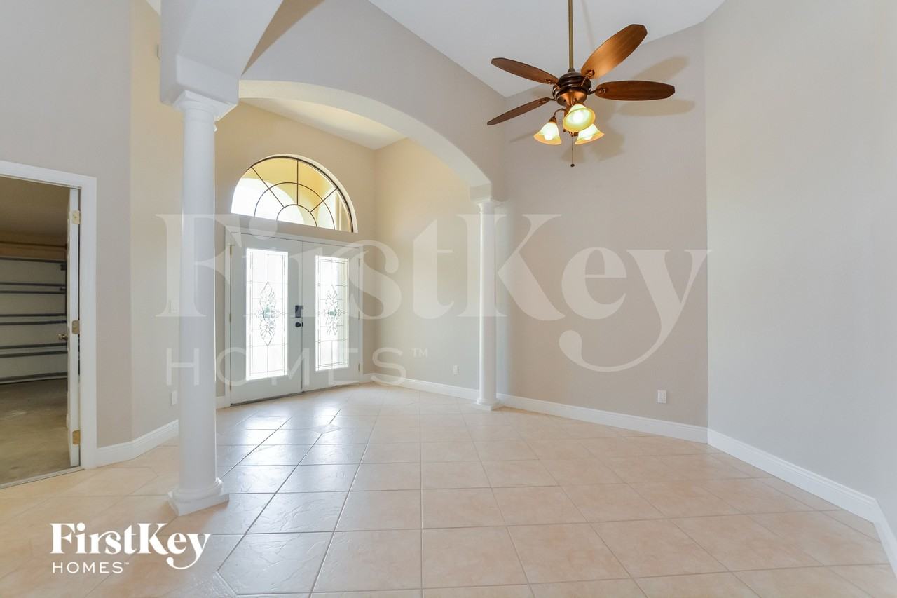 1655 James Cir - Photo 4 of 15