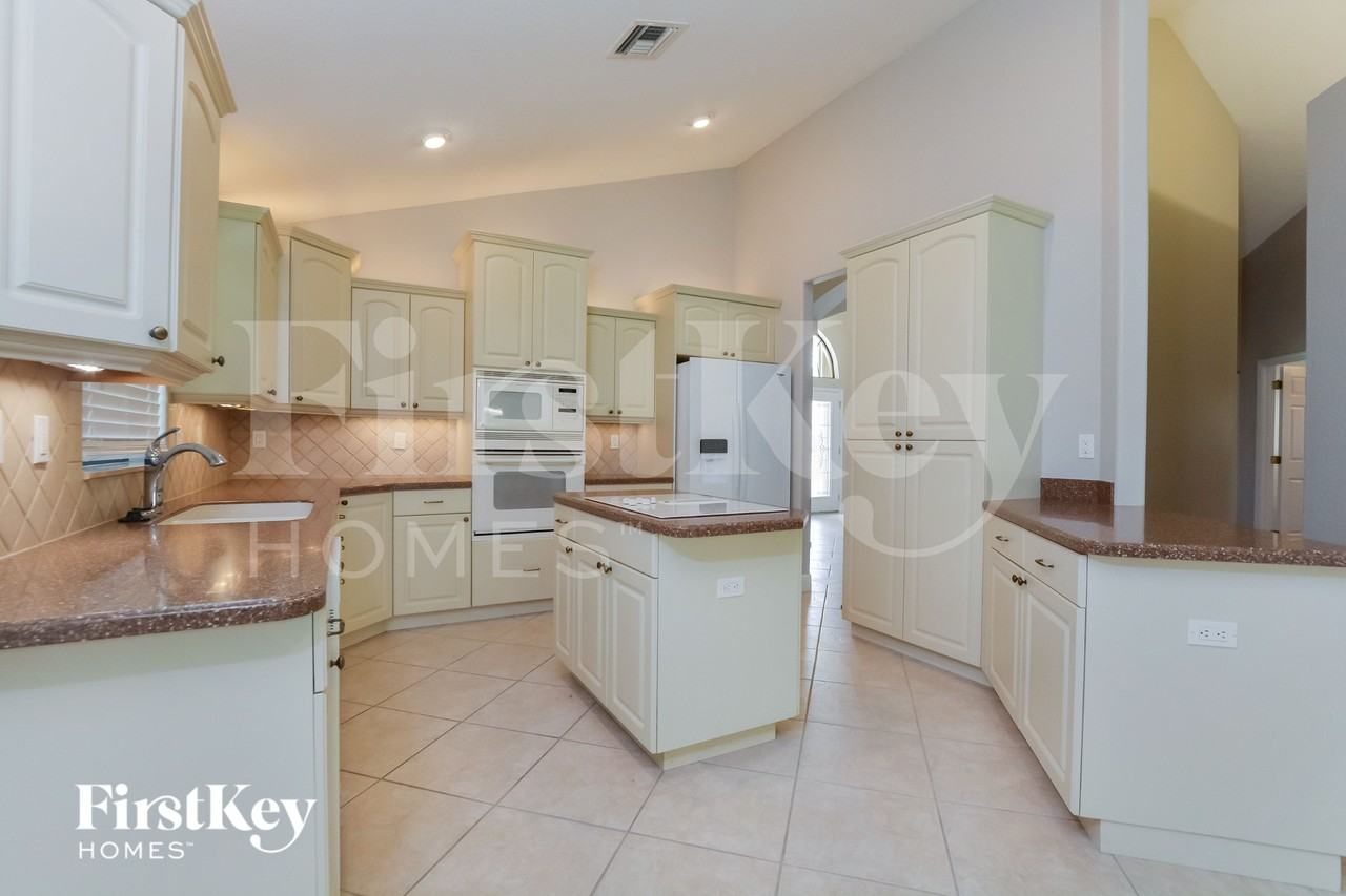 1655 James Cir - Photo 6 of 15