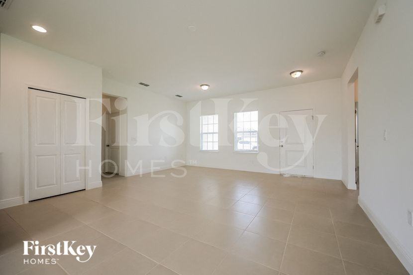 318 W Aster Ct - Photo 3 of 15