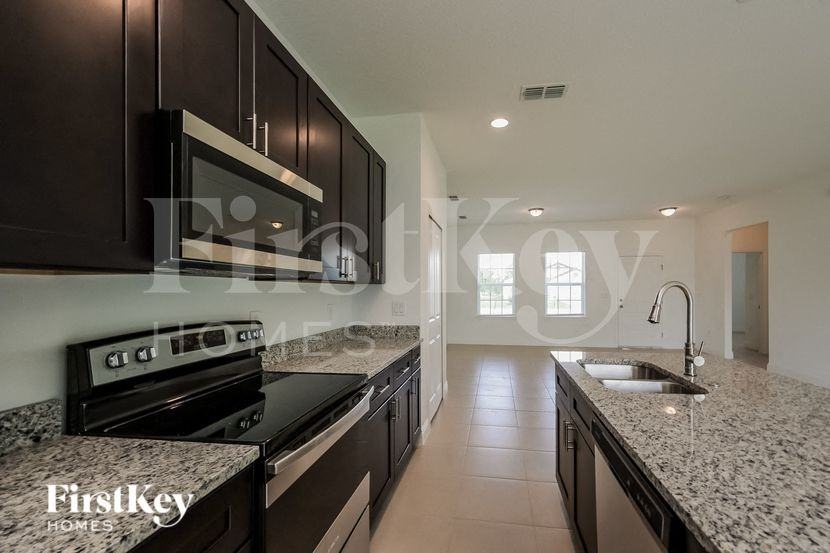 318 W Aster Ct - Photo 7 of 15