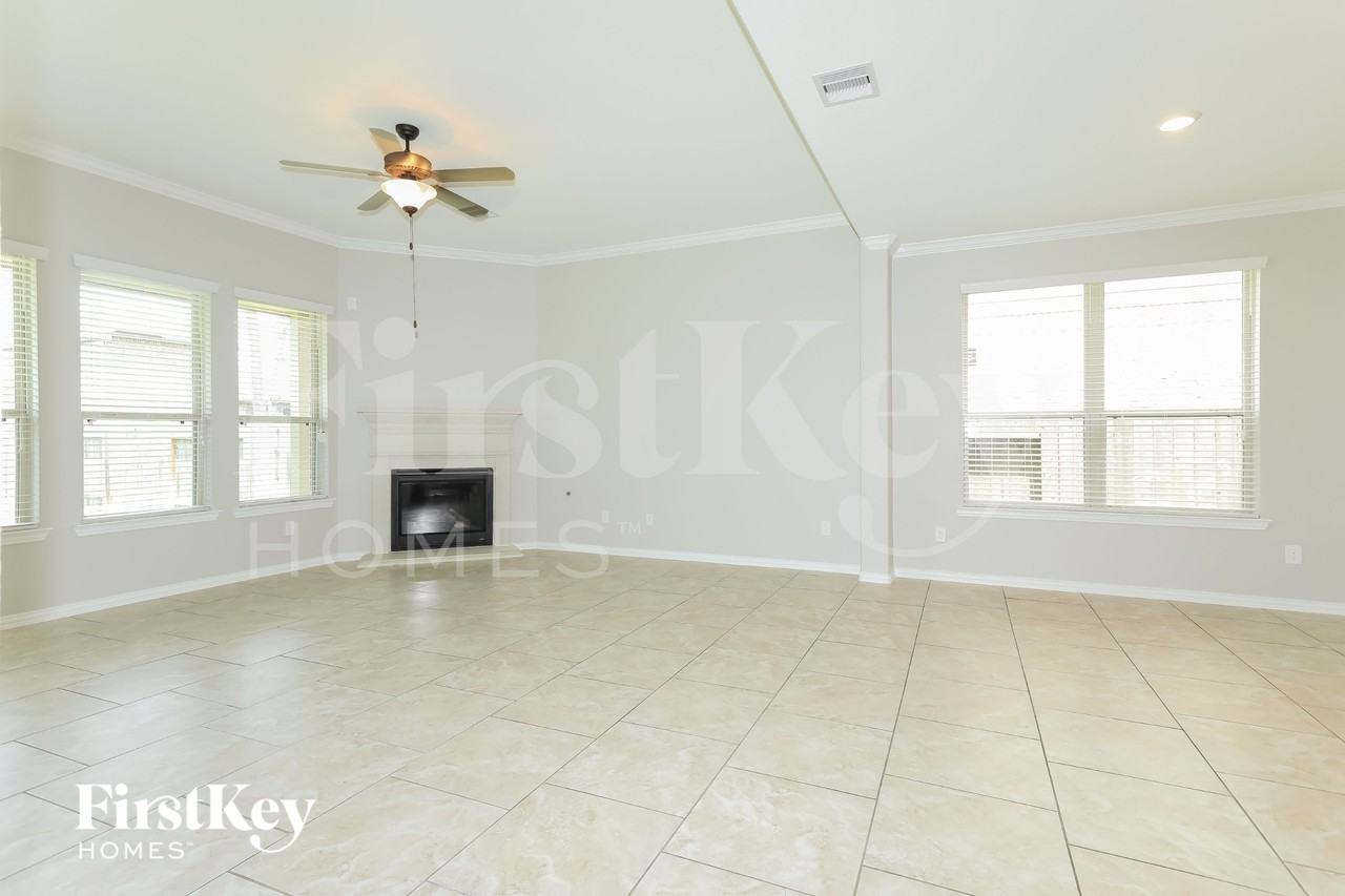 119 Del Carmen Dr - Photo 3 of 15