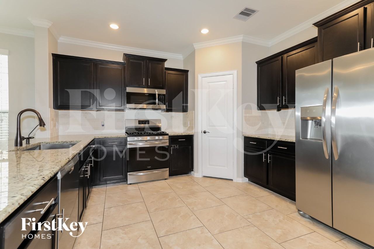 119 Del Carmen Dr - Photo 5 of 15