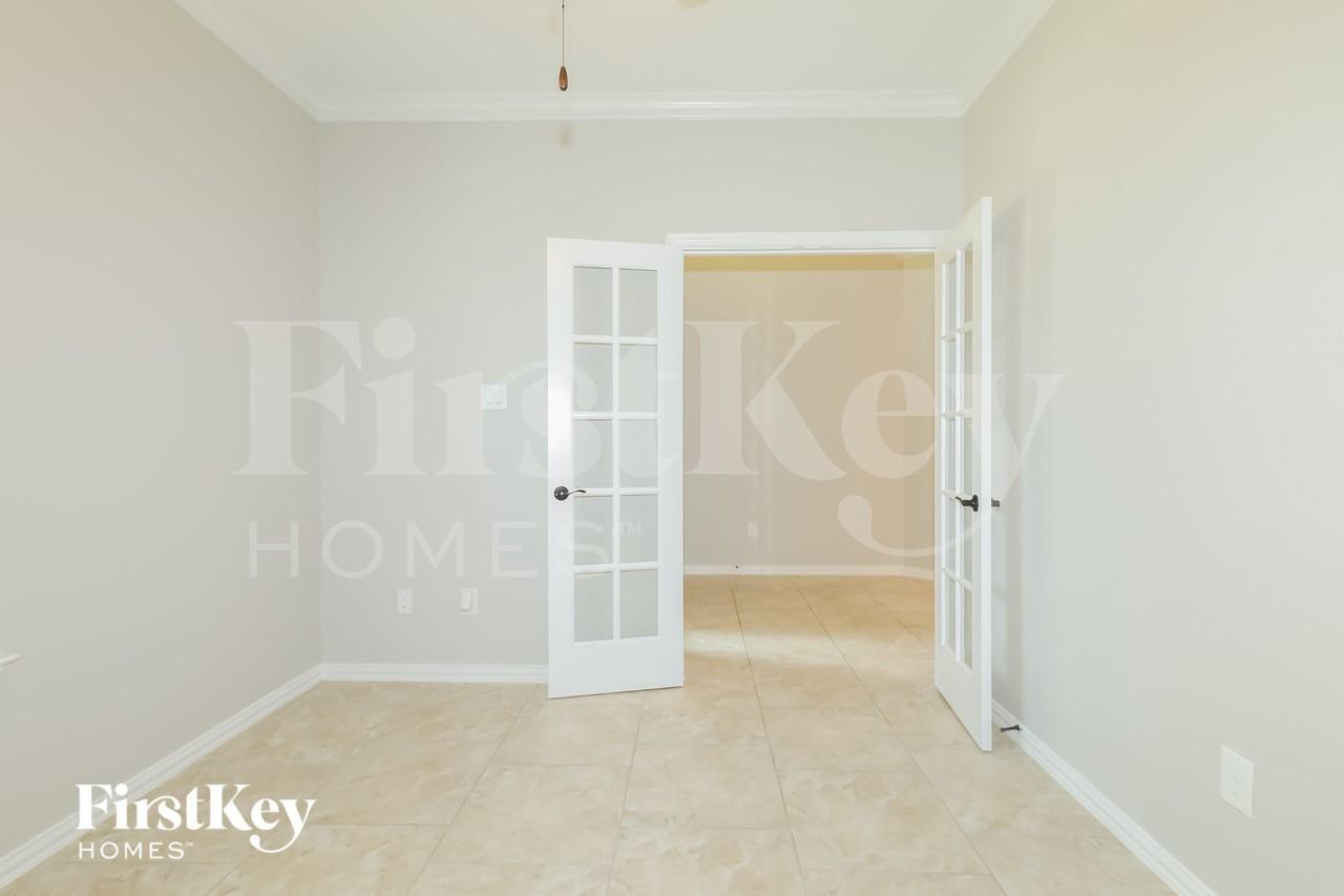 119 Del Carmen Dr - Photo 7 of 15