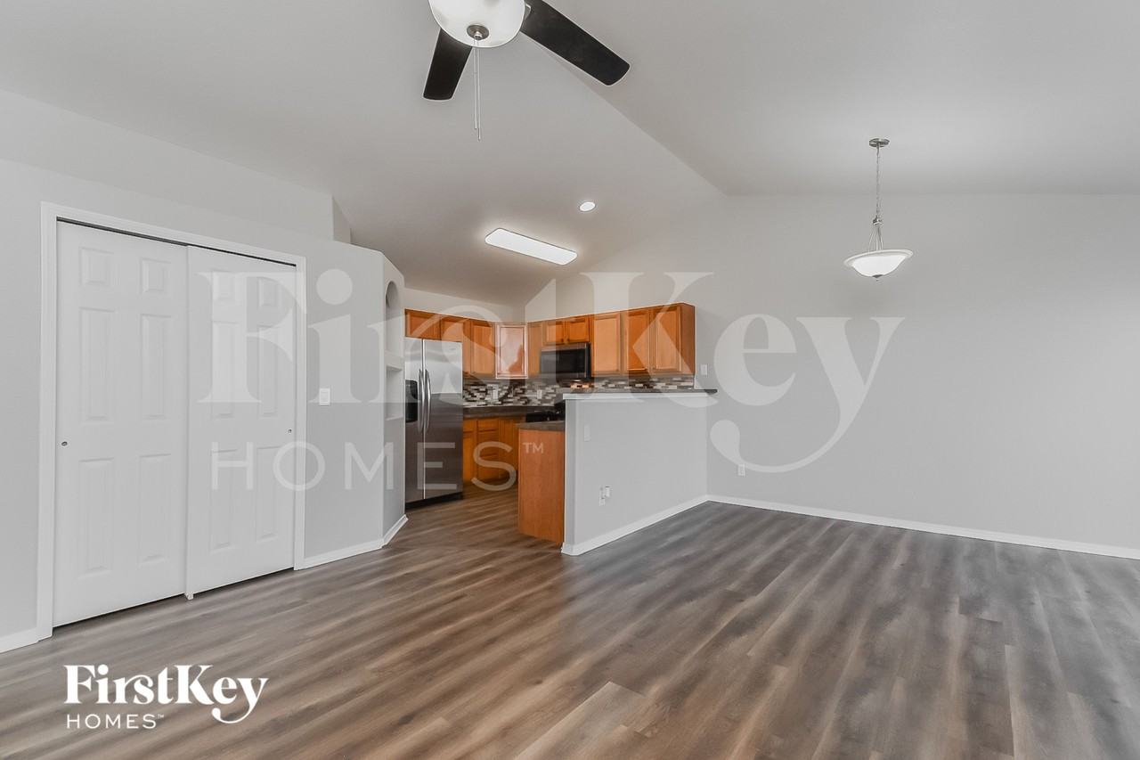 2766 Park Crest Ct - Photo 4 of 15