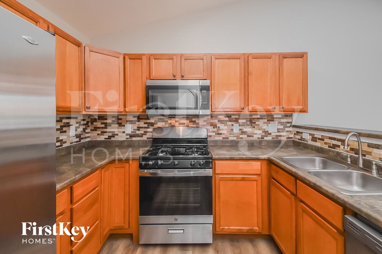 2766 Park Crest Ct - Photo 5 of 15