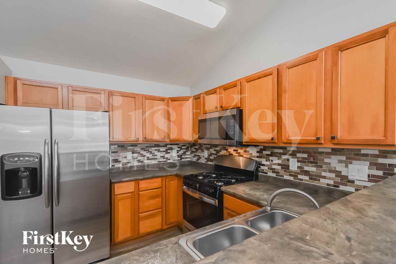 2766 Park Crest Ct - Photo 6 of 15