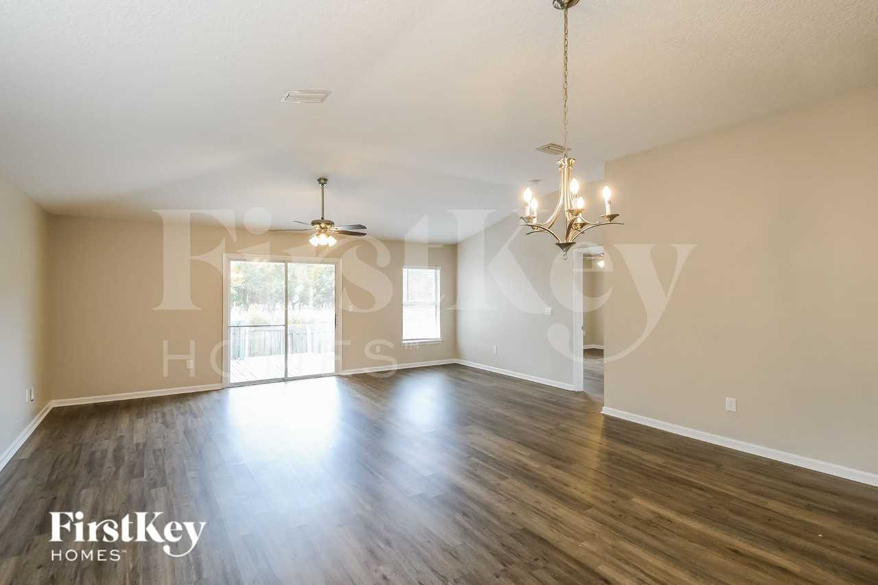 6869 Southern Oaks Dr W - Photo 3 of 17