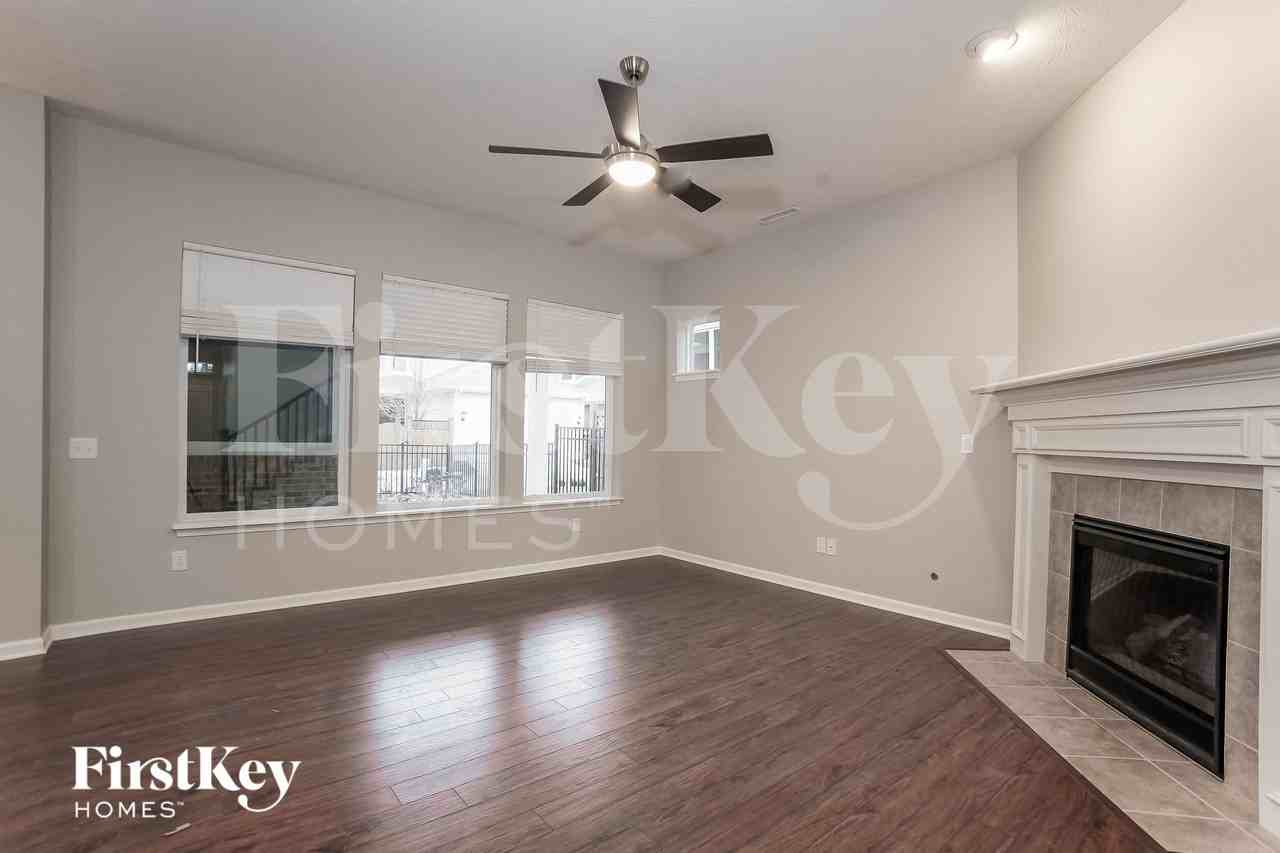 5821 Birtz Rd - Photo 3 of 15
