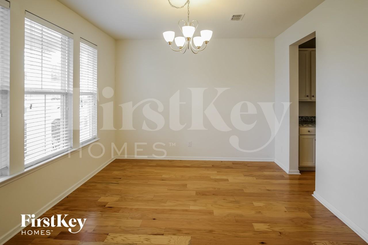 318 Beachgrass Ln - Photo 4 of 15