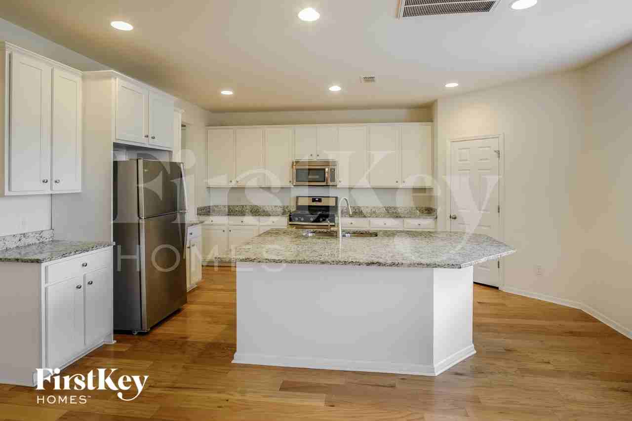 318 Beachgrass Ln - Photo 5 of 15