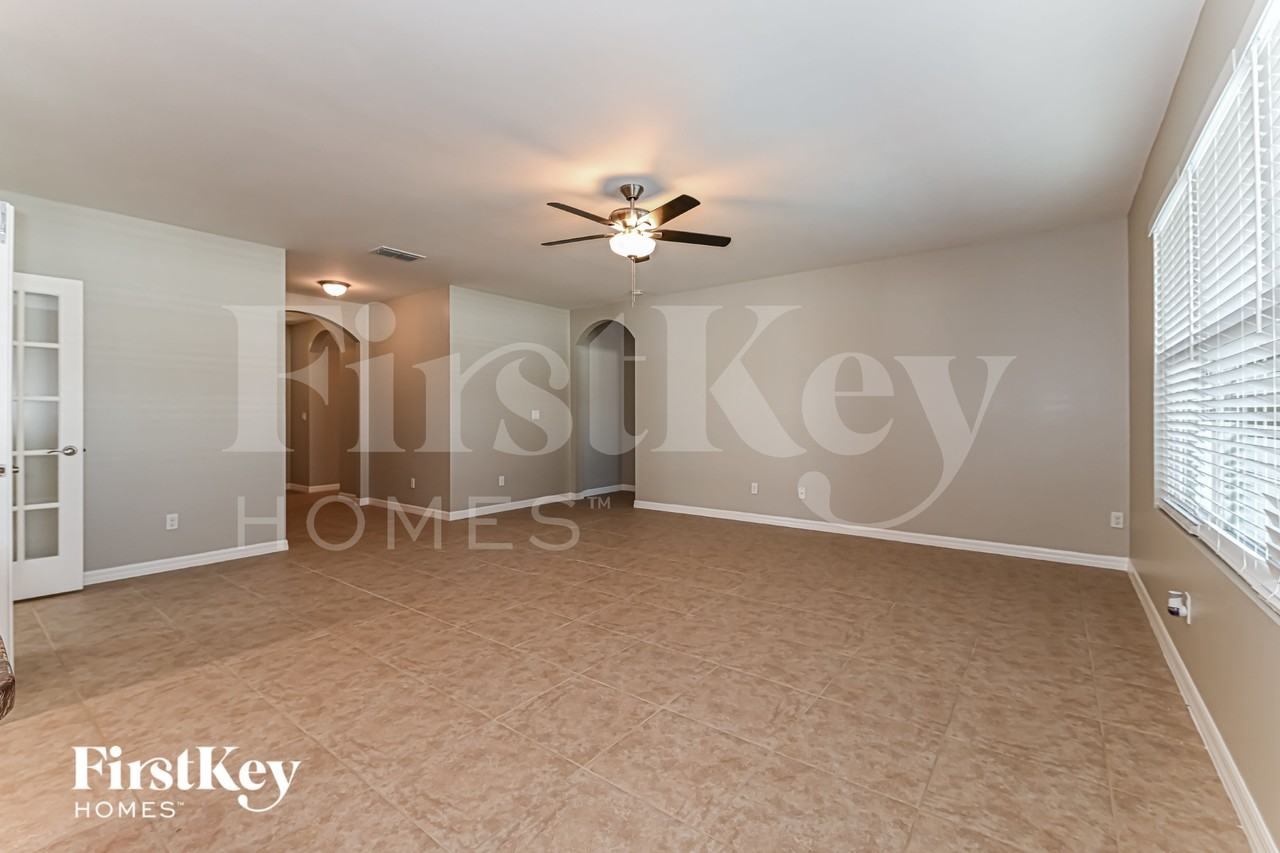 1716 Sw 1st Ave - Photo 2 of 16