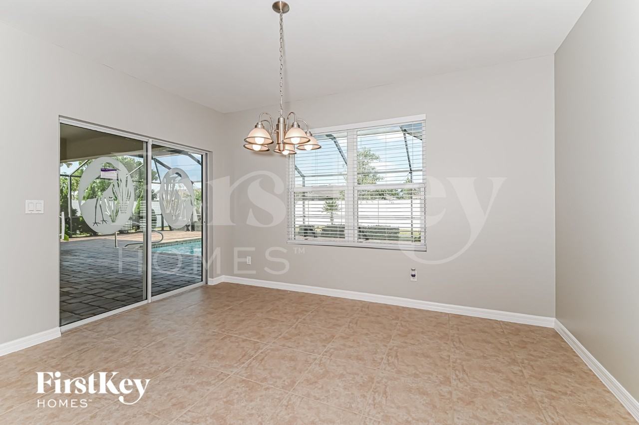 1716 Sw 1st Ave - Photo 4 of 16