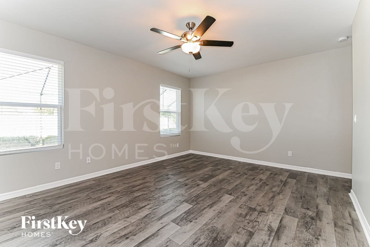 1716 Sw 1st Ave - Photo 7 of 16