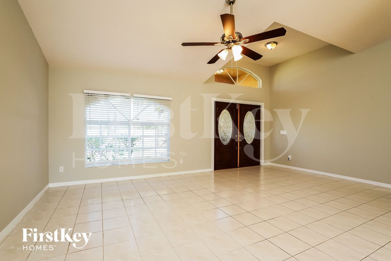 1506 Se 19th Ter - Photo 2 of 16