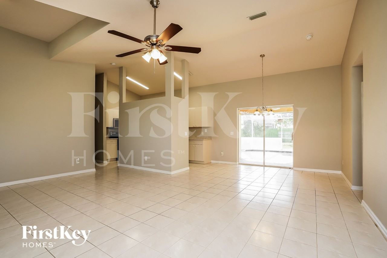 1506 Se 19th Ter - Photo 3 of 16
