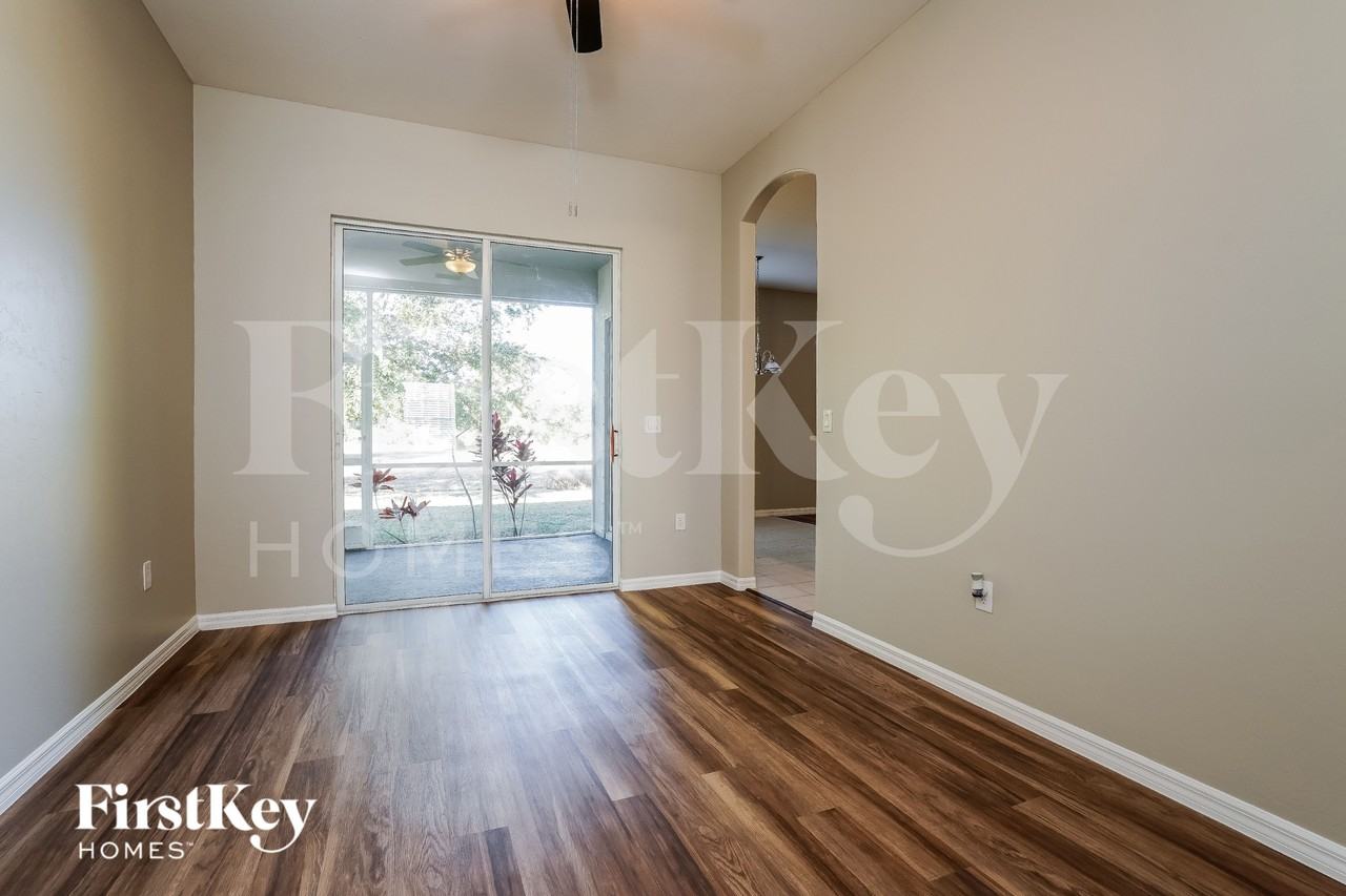 2302 Nw 27th Ave - Photo 7 of 16
