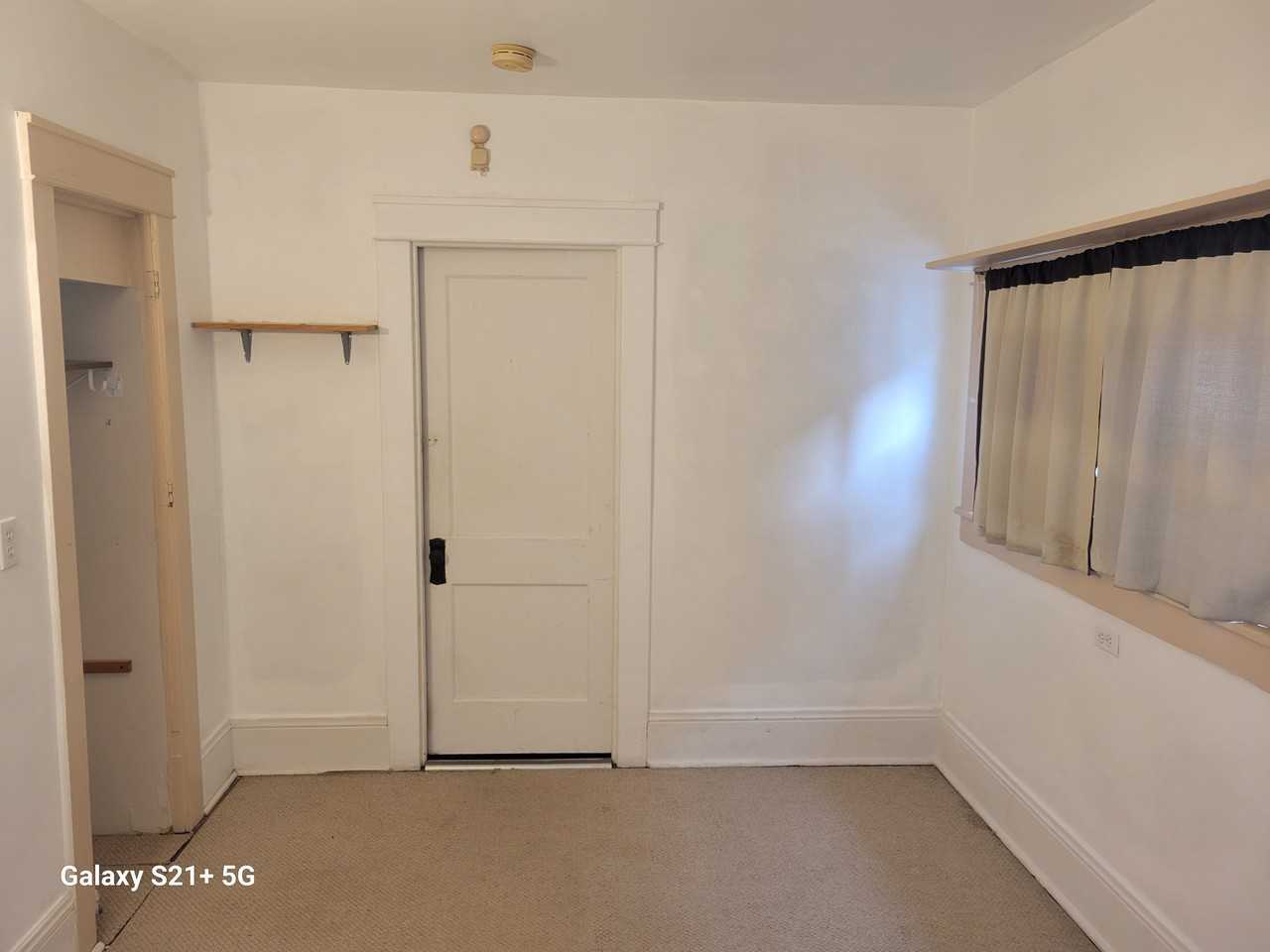 1022 W 30th St #2 - Photo 5 of 8